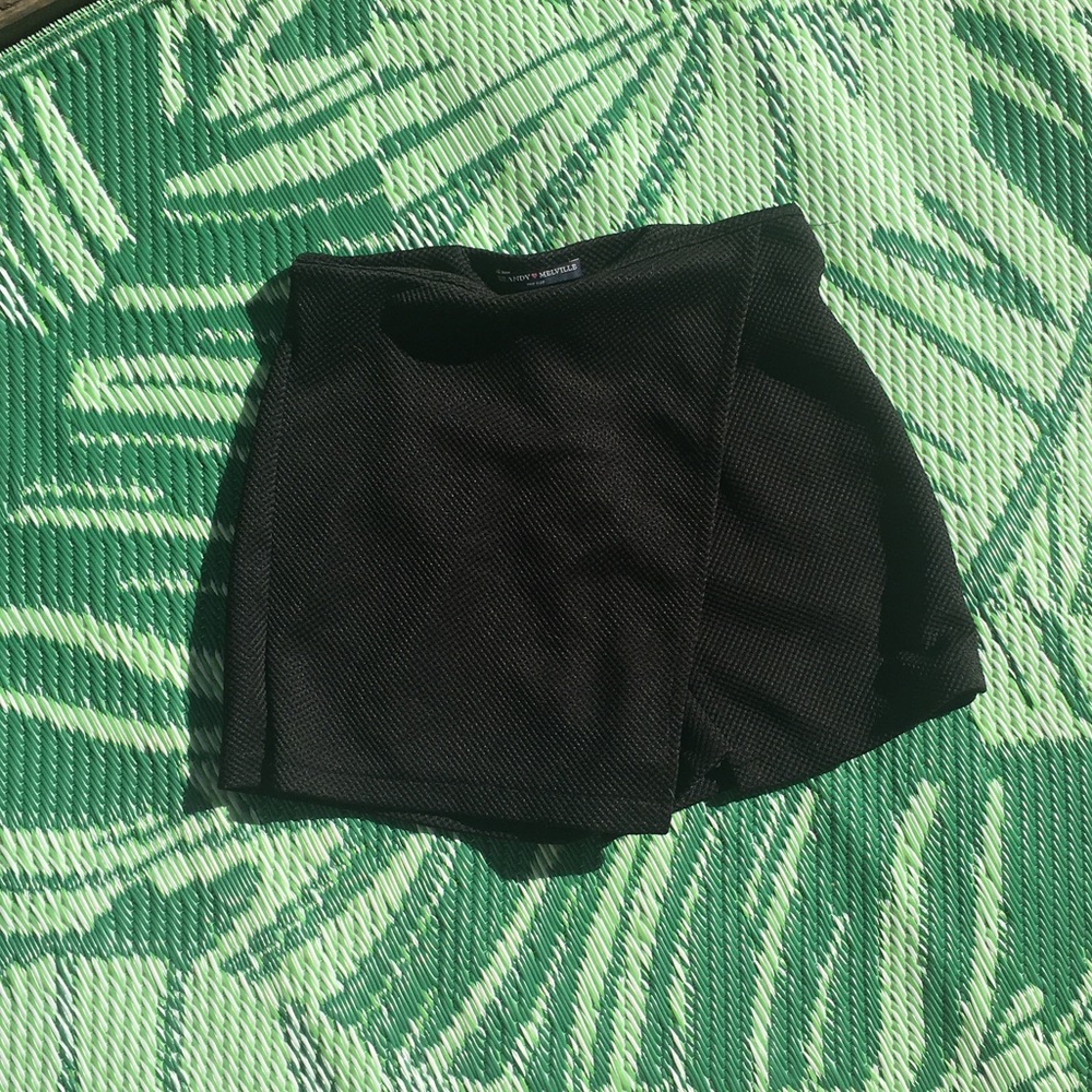Brandy Melville Skort